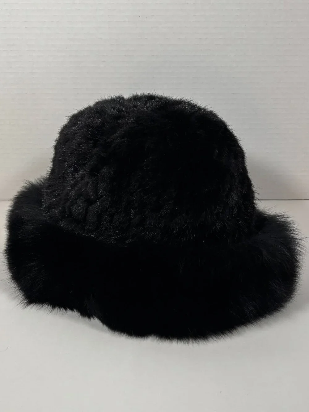 Black soft furry hat/OS